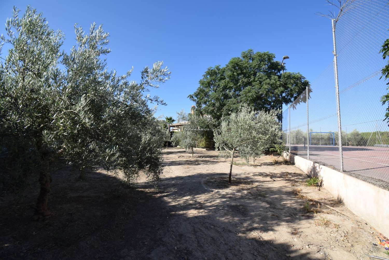 Fantástica villa independiente con pista de tenis, piscina y excelentes vistas