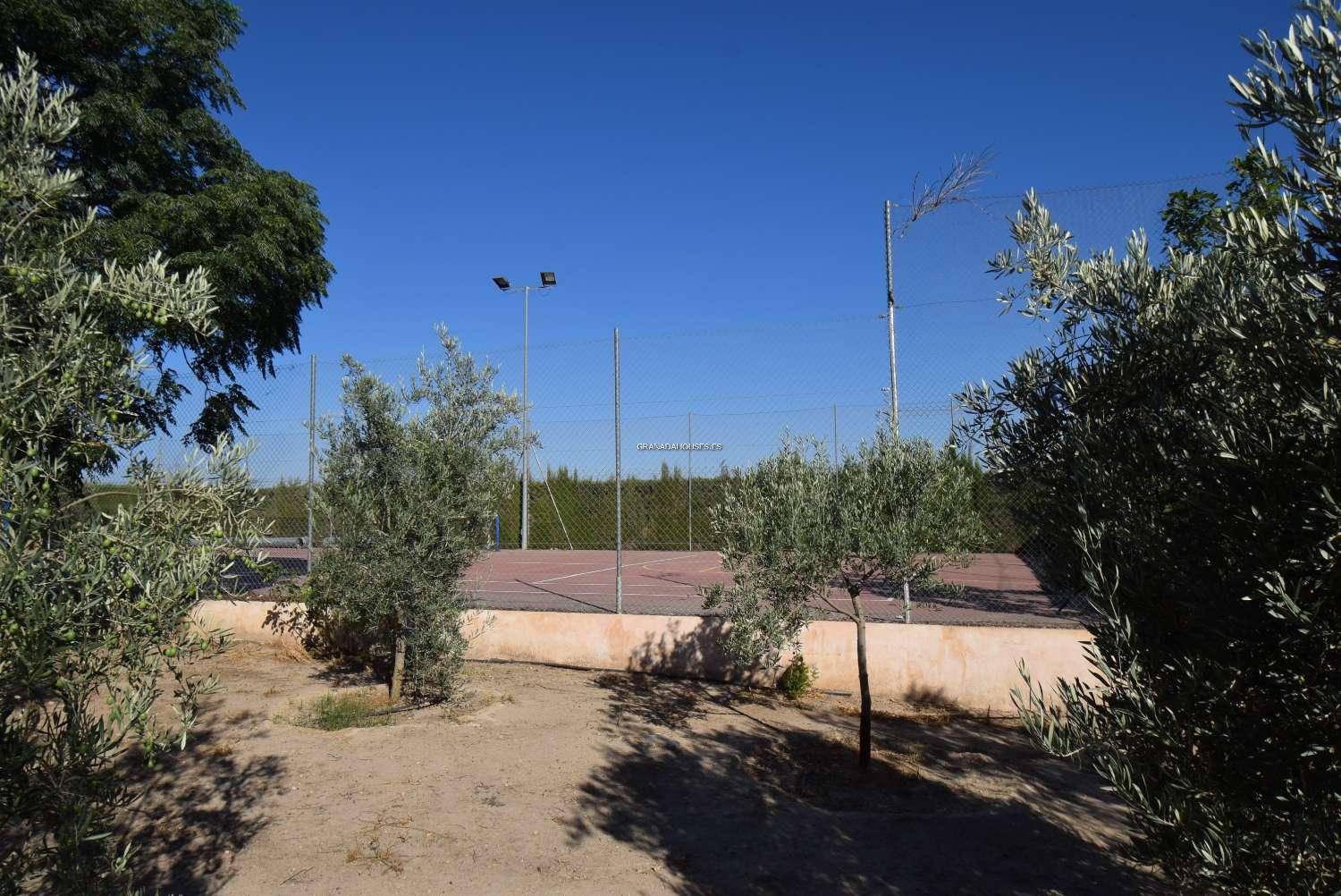 Fantástica villa independiente con pista de tenis, piscina y excelentes vistas