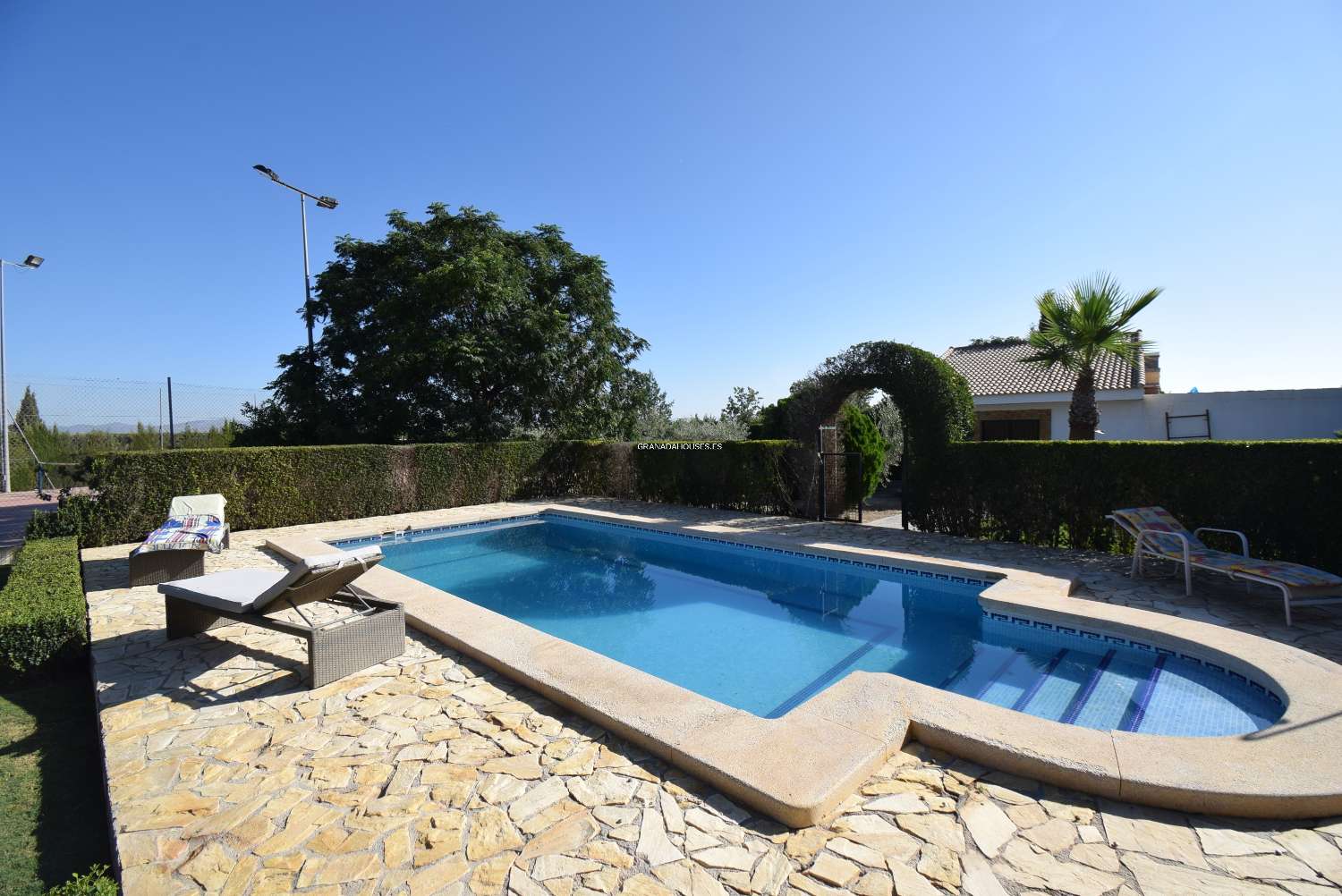 Fantastic detached villa with tennis court, swimming-pool and great views