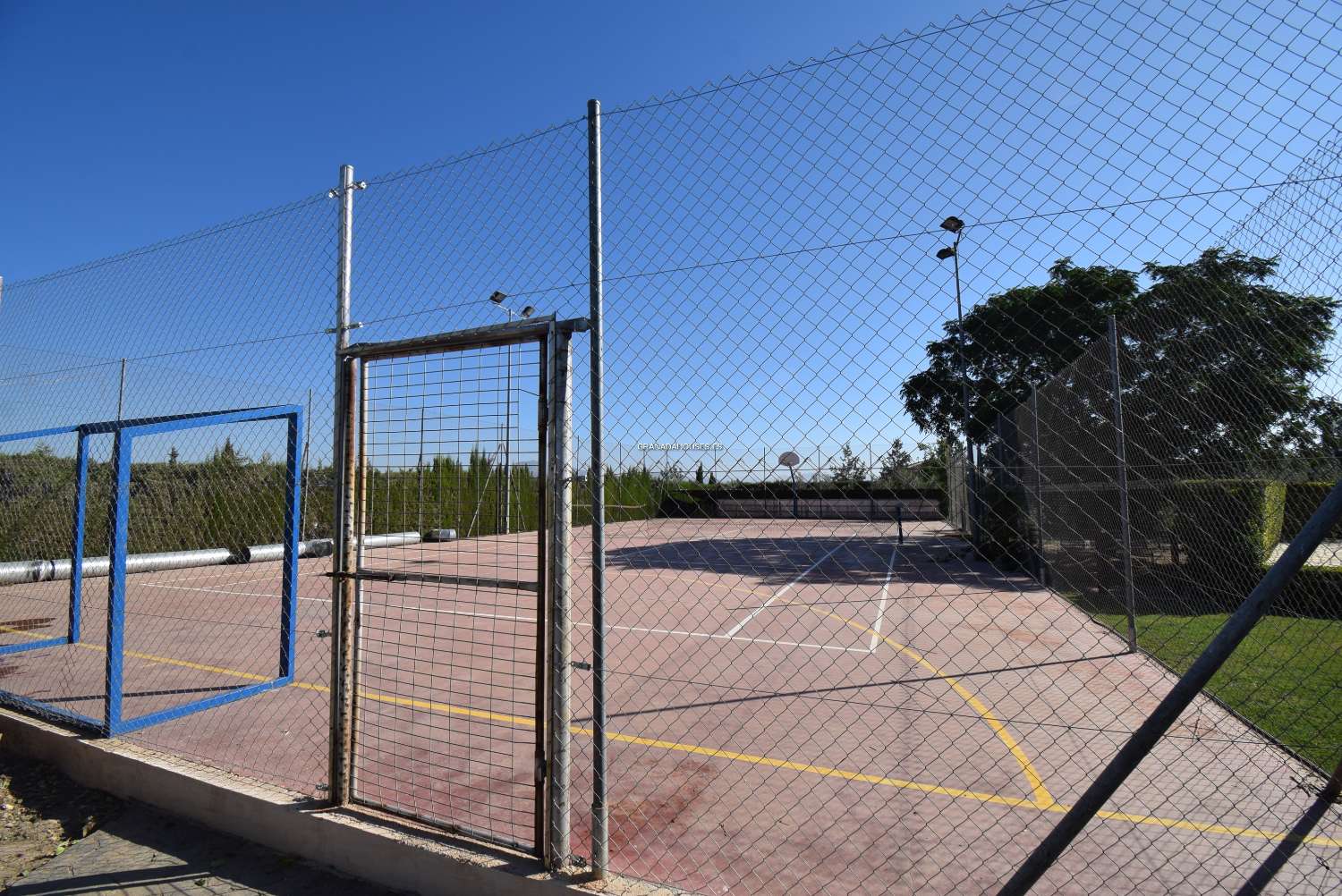 Fantástica villa independiente con pista de tenis, piscina y excelentes vistas