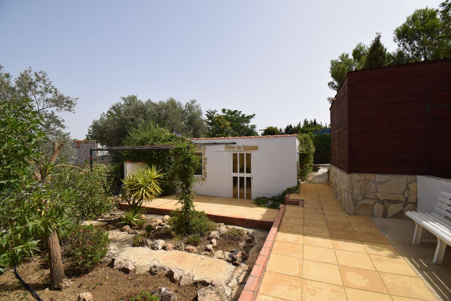 Fantastic country villa with annexe, garden, large pool and stunning mountain views