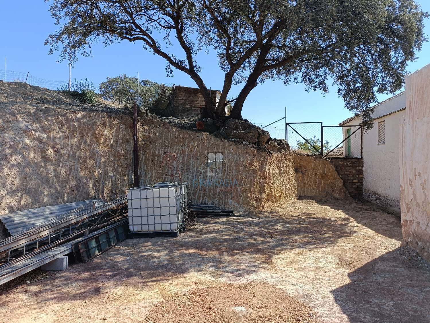 Casa di paese rustica con vista spettacolare e 4 lotti edificabili