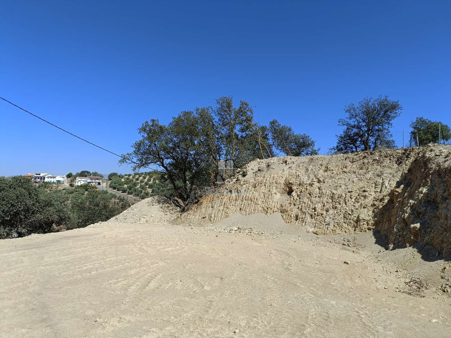 Casa de pueblo rústica con vistas espectaculares y 4 parcelas edificables