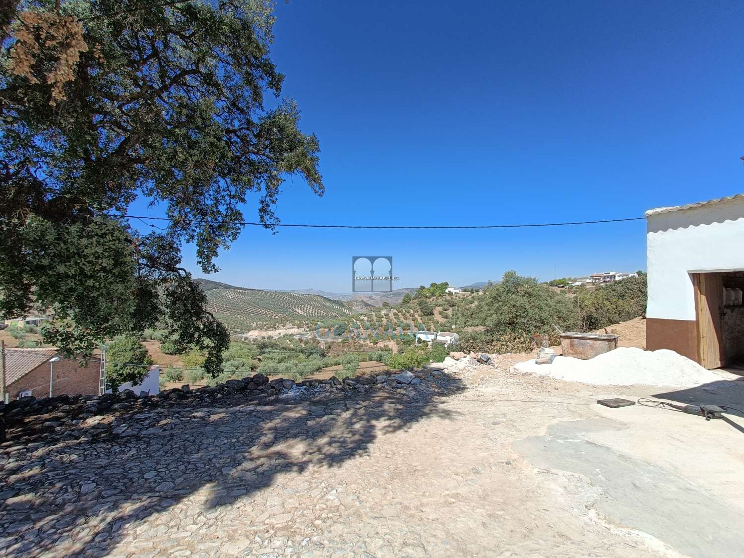 Casa di paese rustica con vista spettacolare e 4 lotti edificabili