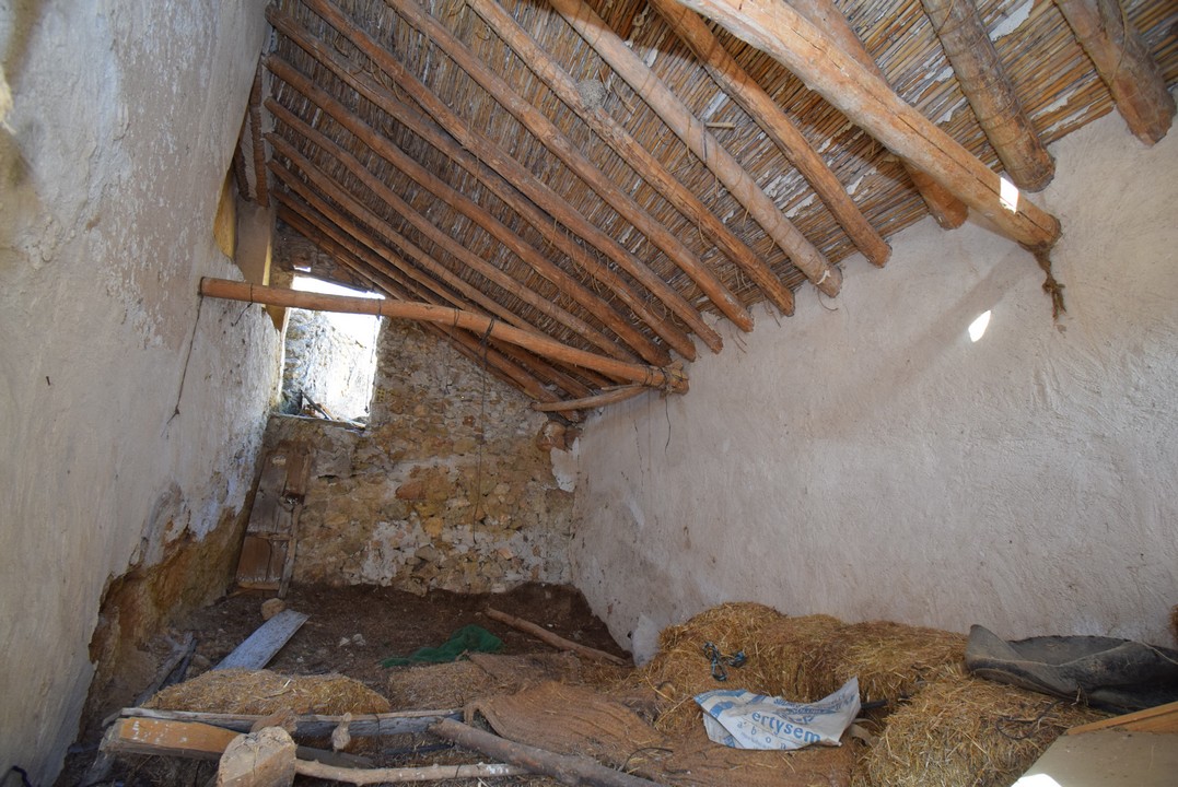 BEAUTIFUL TYPICAL ANDALUSIAN FARMHOUSE TO RESTORE