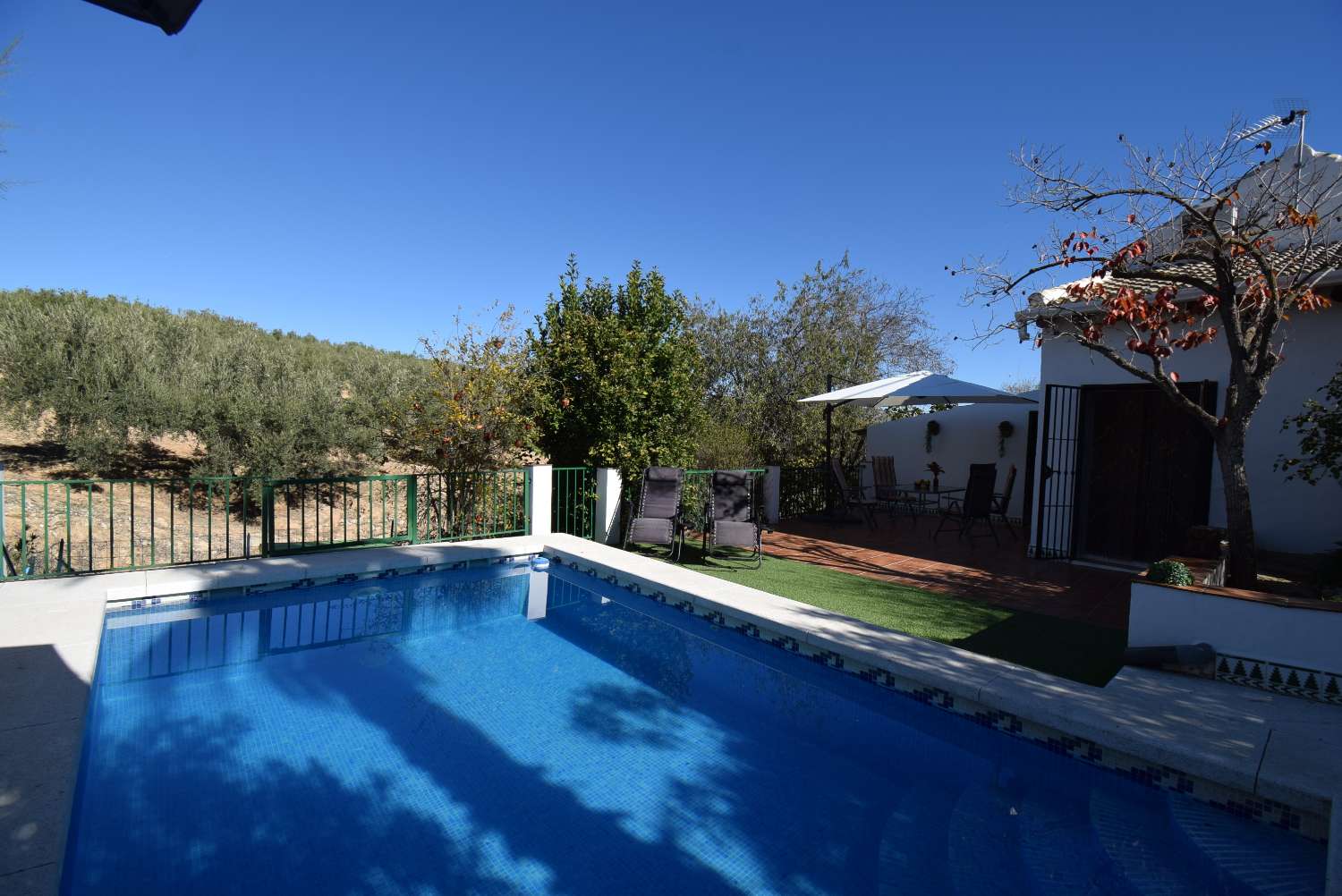 Schönes Ferienhaus mit Pool, Garten und schöner Aussicht