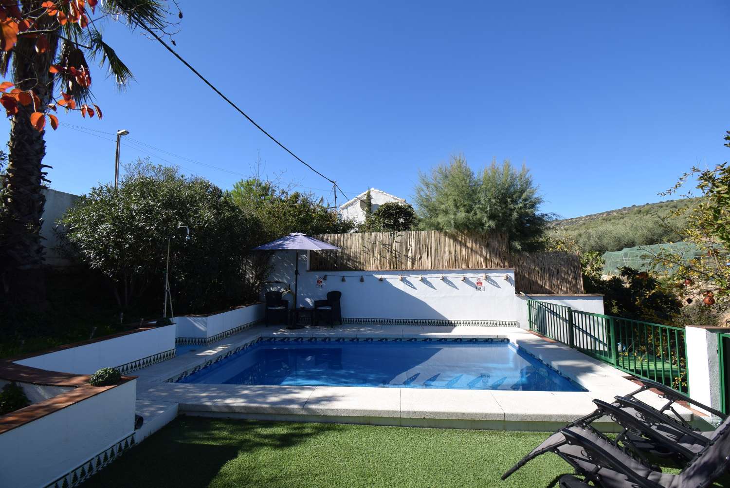 Schönes Ferienhaus mit Pool, Garten und schöner Aussicht