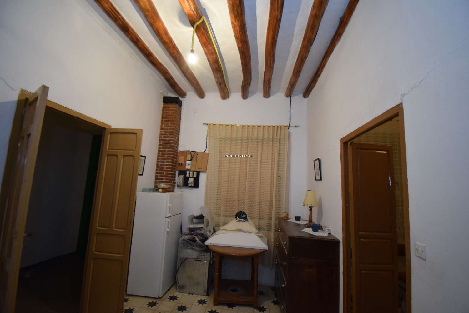 AMAZING BARGAIN -LARGE HISTORIC BUILDING NEAR GRANADA CITY