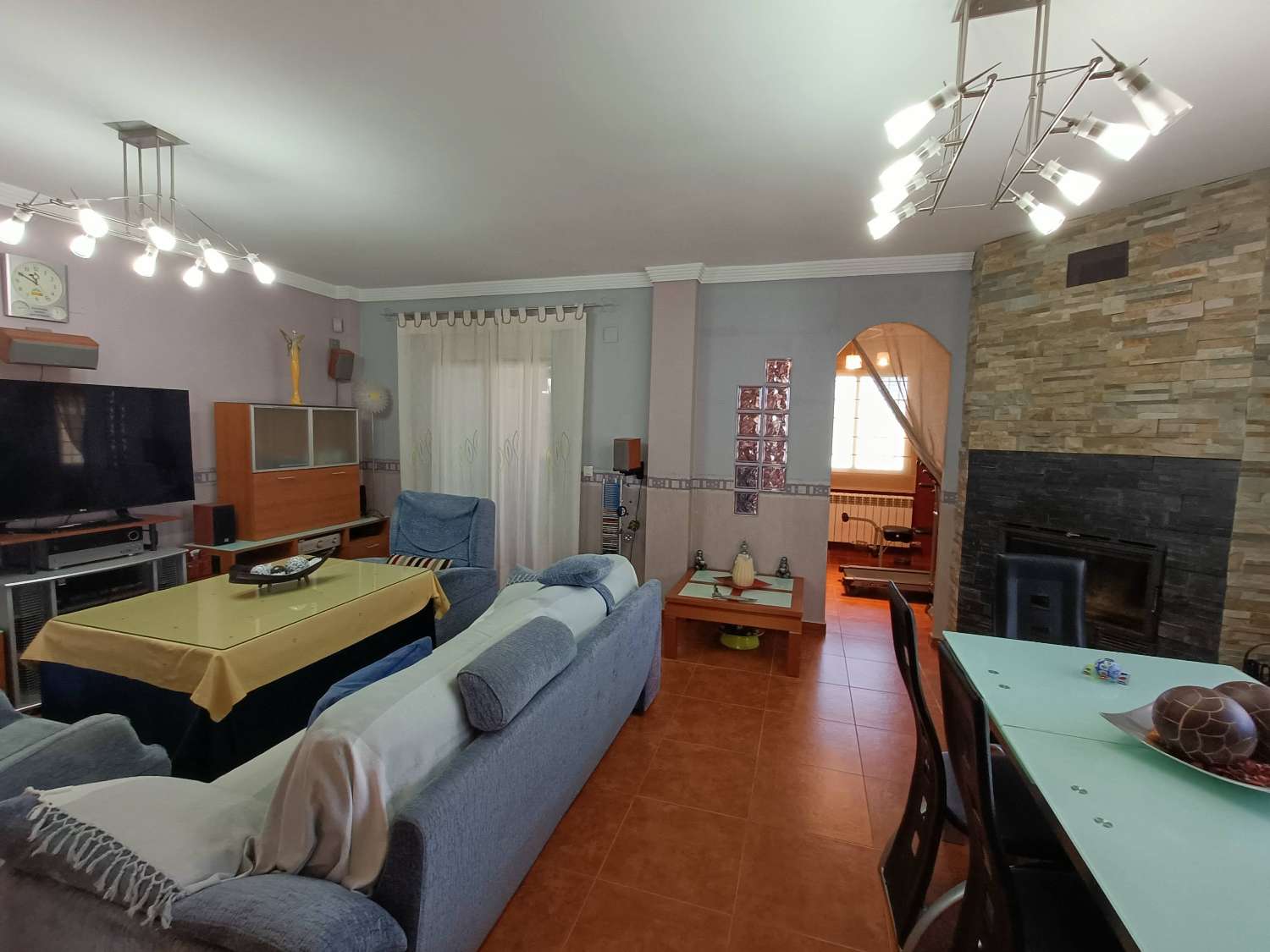 Gran casa unifamiliar con 2 apartamentos separados cerca de Granada ciudad