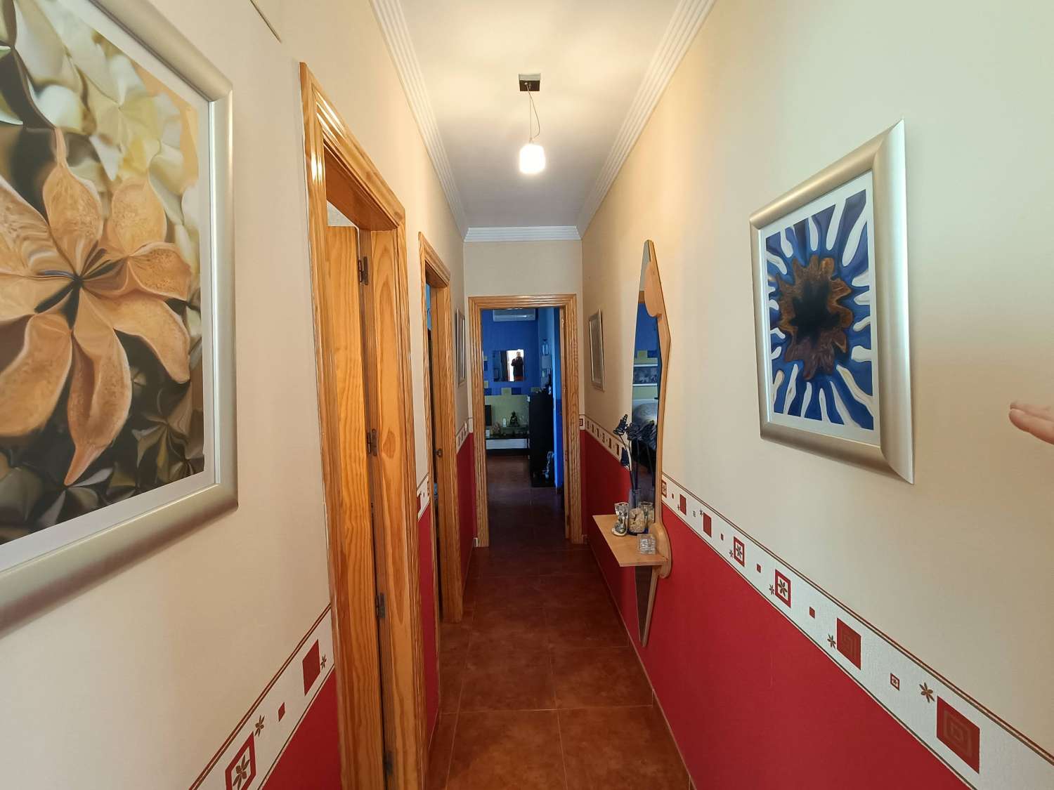 Gran casa unifamiliar con 2 apartamentos separados cerca de Granada ciudad