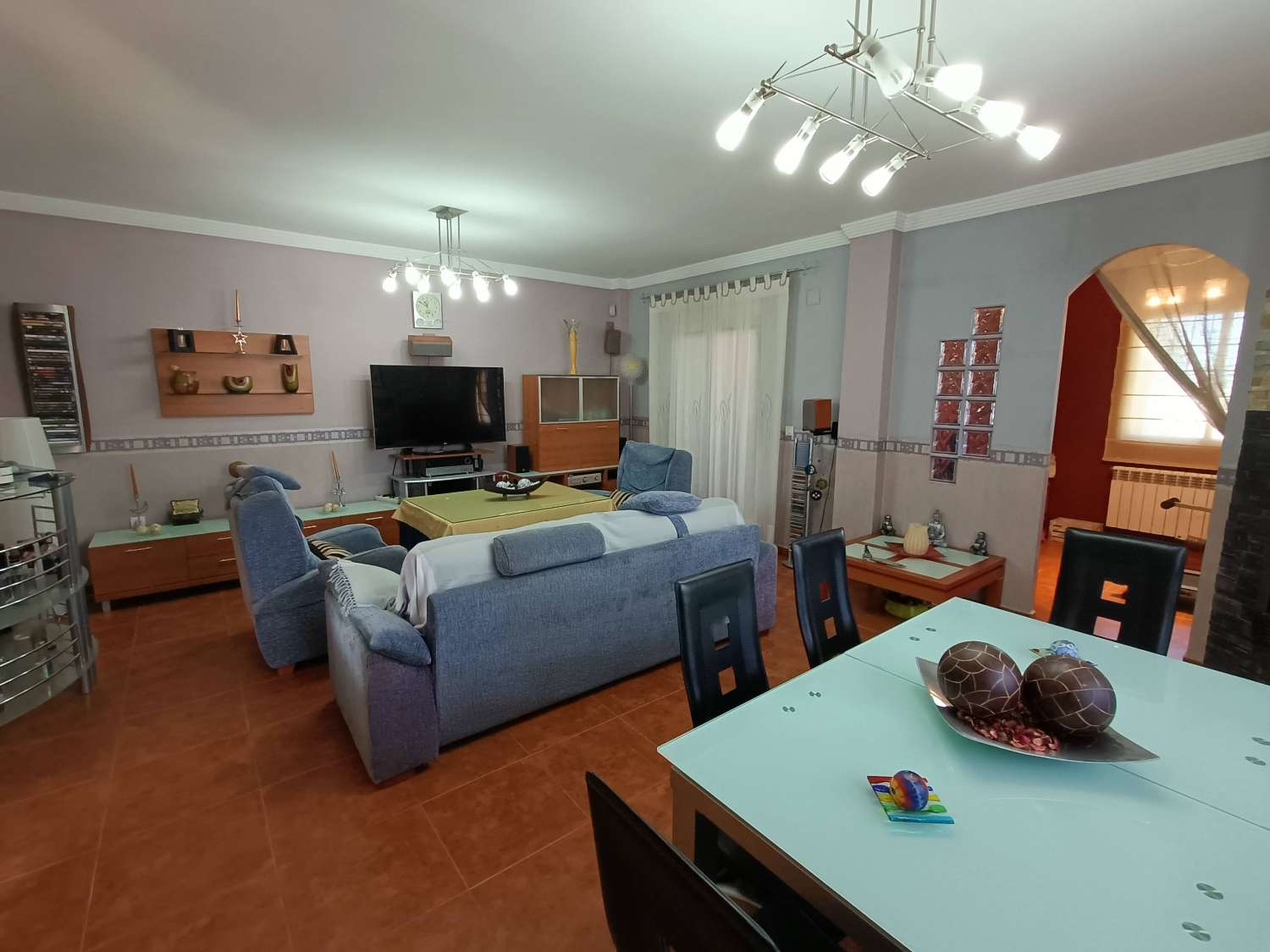 Velký rodinný dům se 2 samostatnými apartmány nedaleko města Granada