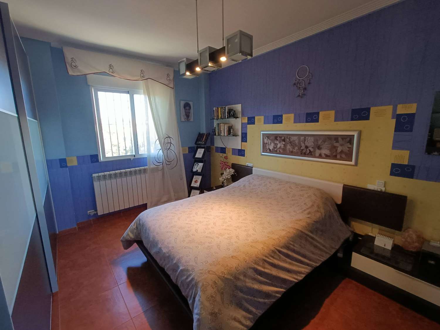 Velký rodinný dům se 2 samostatnými apartmány nedaleko města Granada