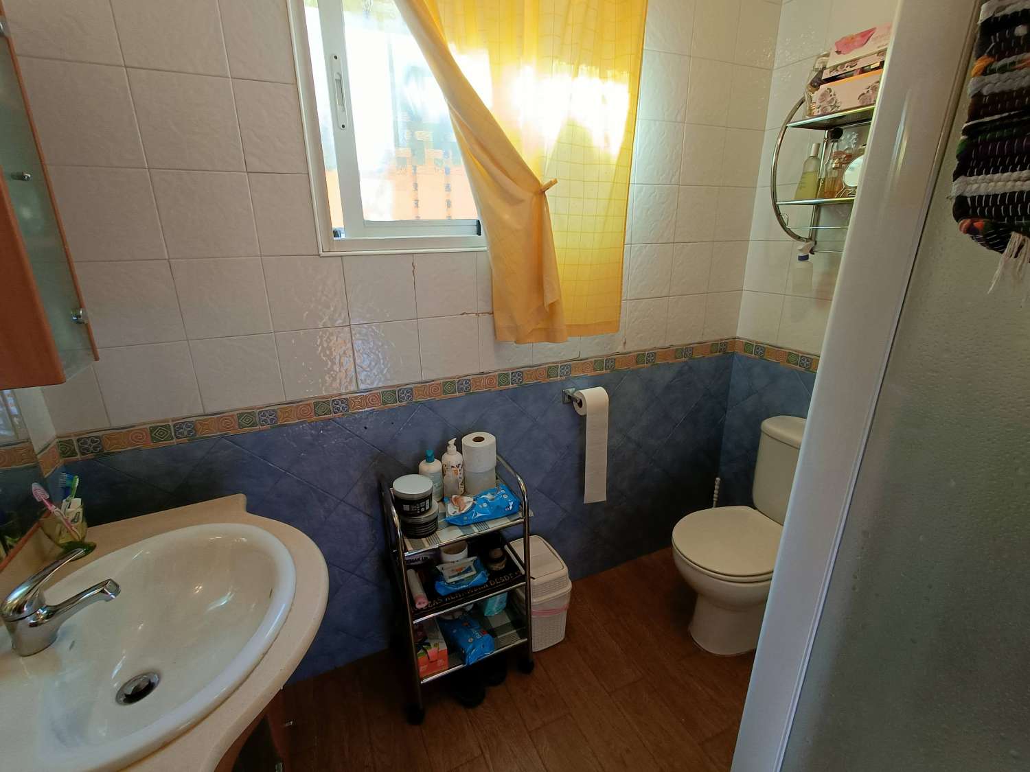 Velký rodinný dům se 2 samostatnými apartmány nedaleko města Granada