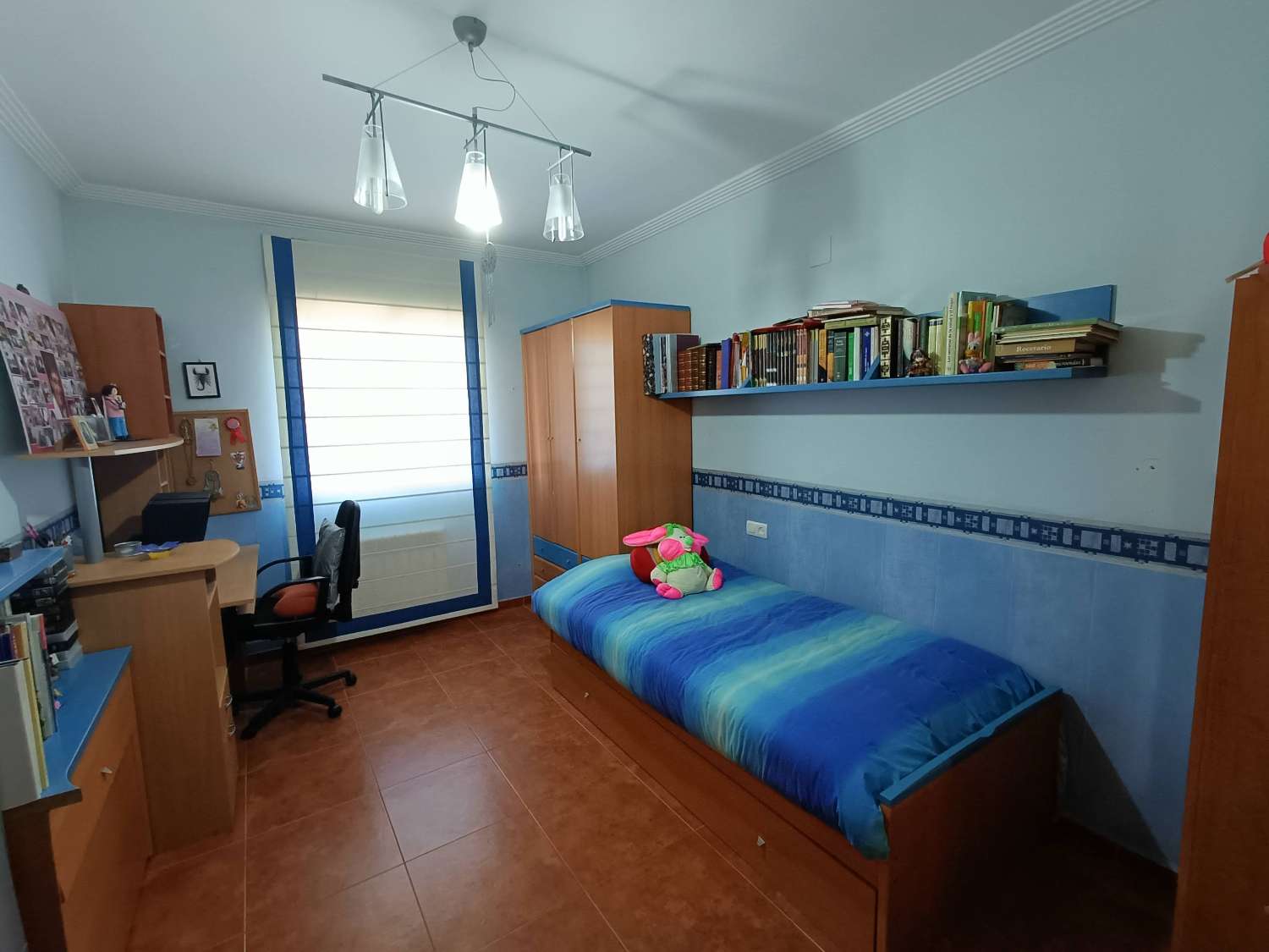 Gran casa unifamiliar con 2 apartamentos separados cerca de Granada ciudad