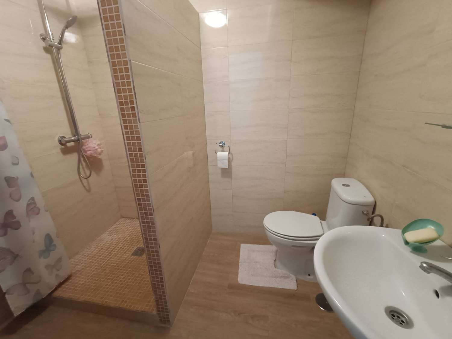 Zrekonstruovaný řadový dům se 2 terasami a krásným výhledem