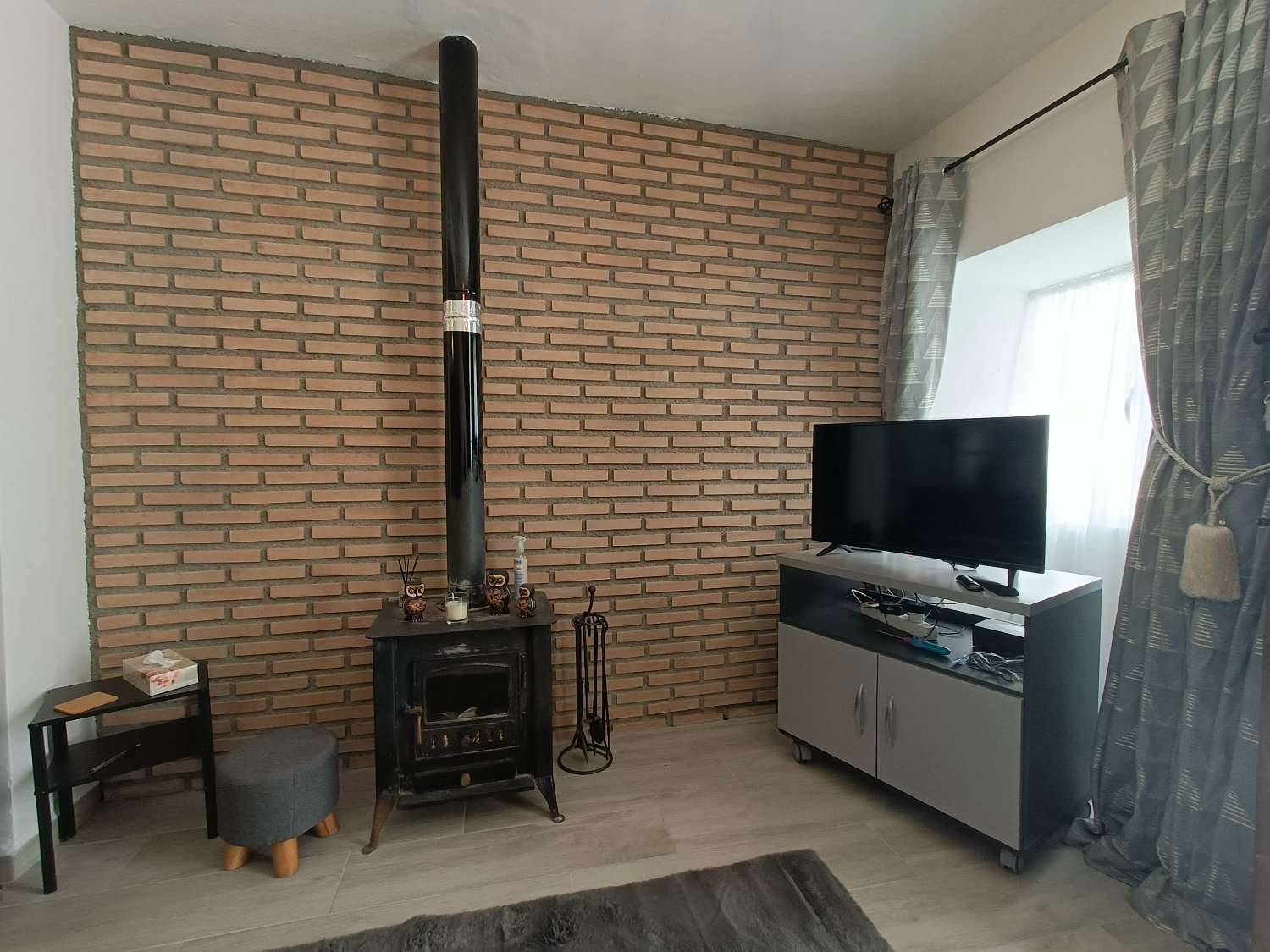 Zrekonstruovaný řadový dům se 2 terasami a krásným výhledem