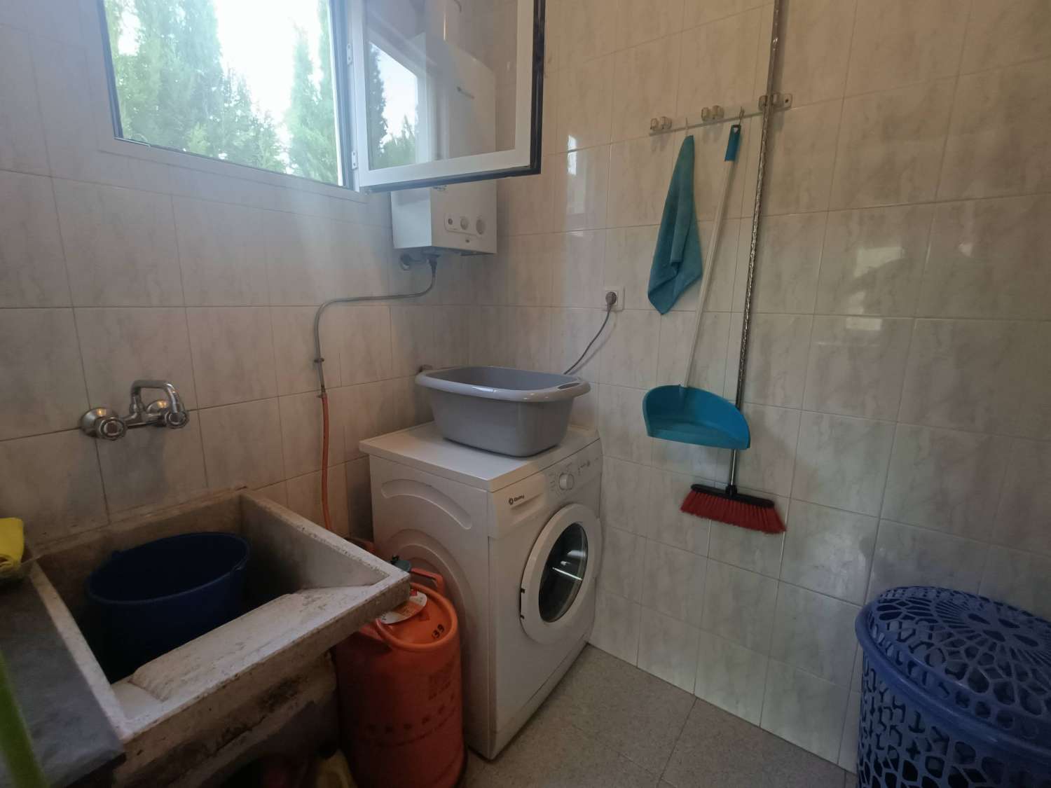 Gran casa independiente con magníficas vistas en las afueras del pueblo