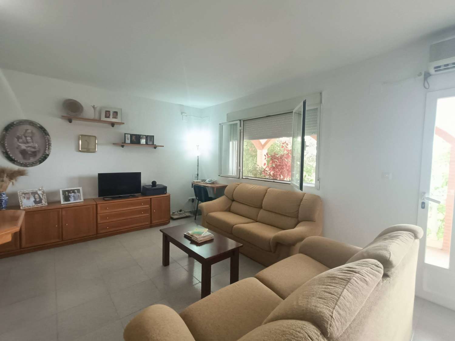 Gran casa independiente con magníficas vistas en las afueras del pueblo