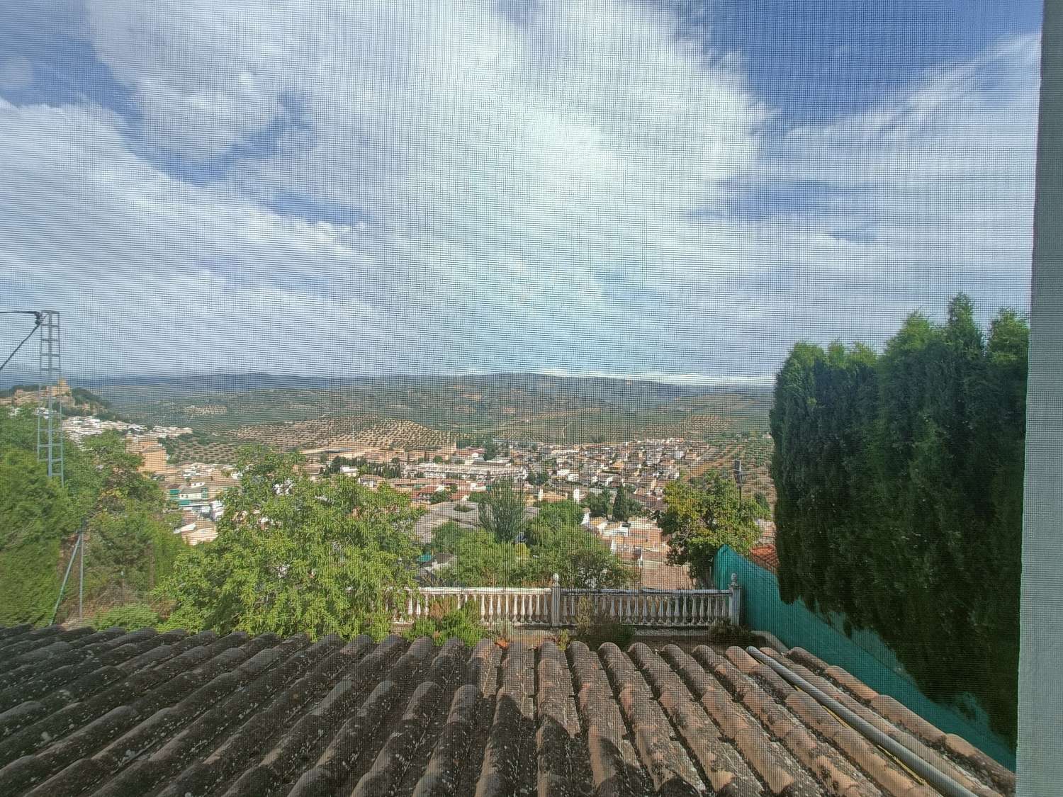 Gran casa independiente con magníficas vistas en las afueras del pueblo