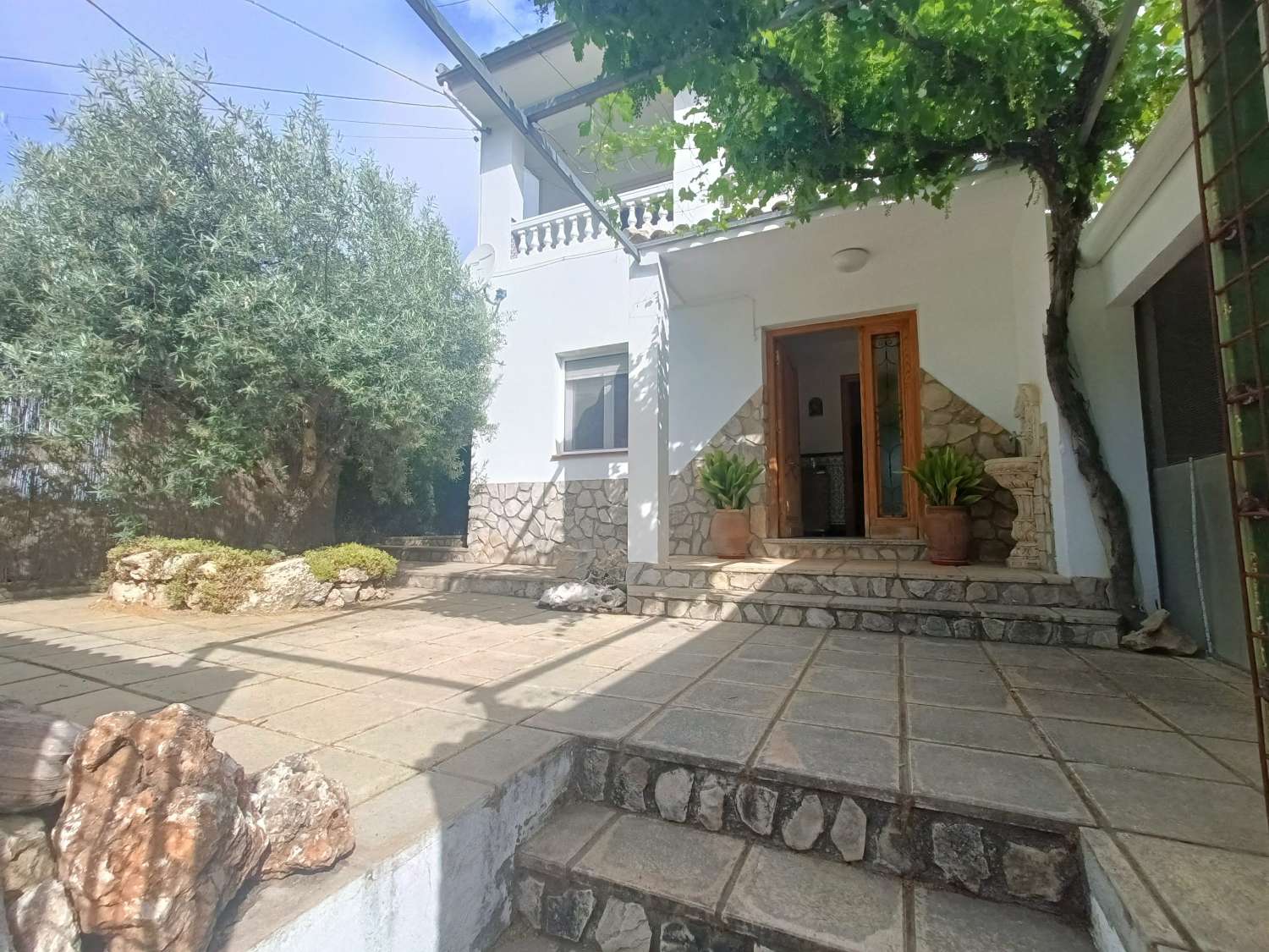 Gran casa independiente con magníficas vistas en las afueras del pueblo