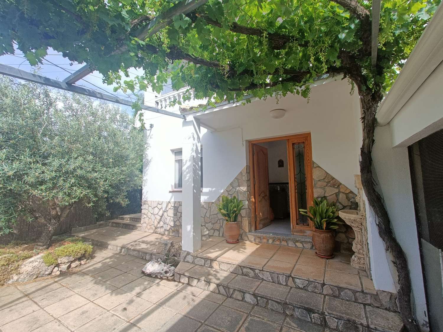 Gran casa independiente con magníficas vistas en las afueras del pueblo