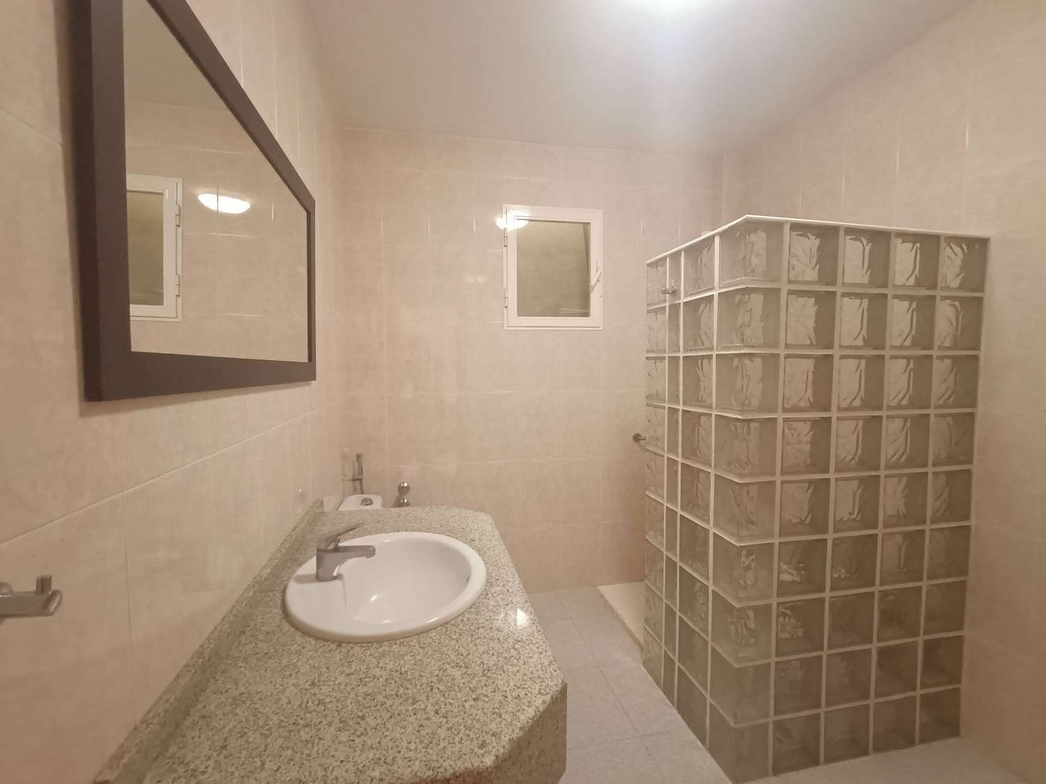 Gran casa independiente con magníficas vistas en las afueras del pueblo