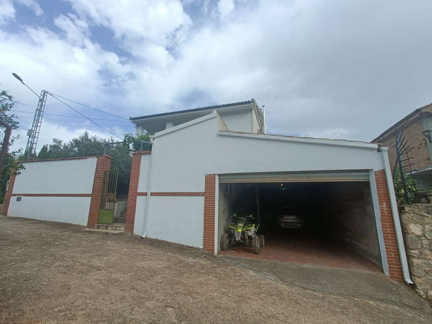 Gran casa independiente con magníficas vistas en las afueras del pueblo