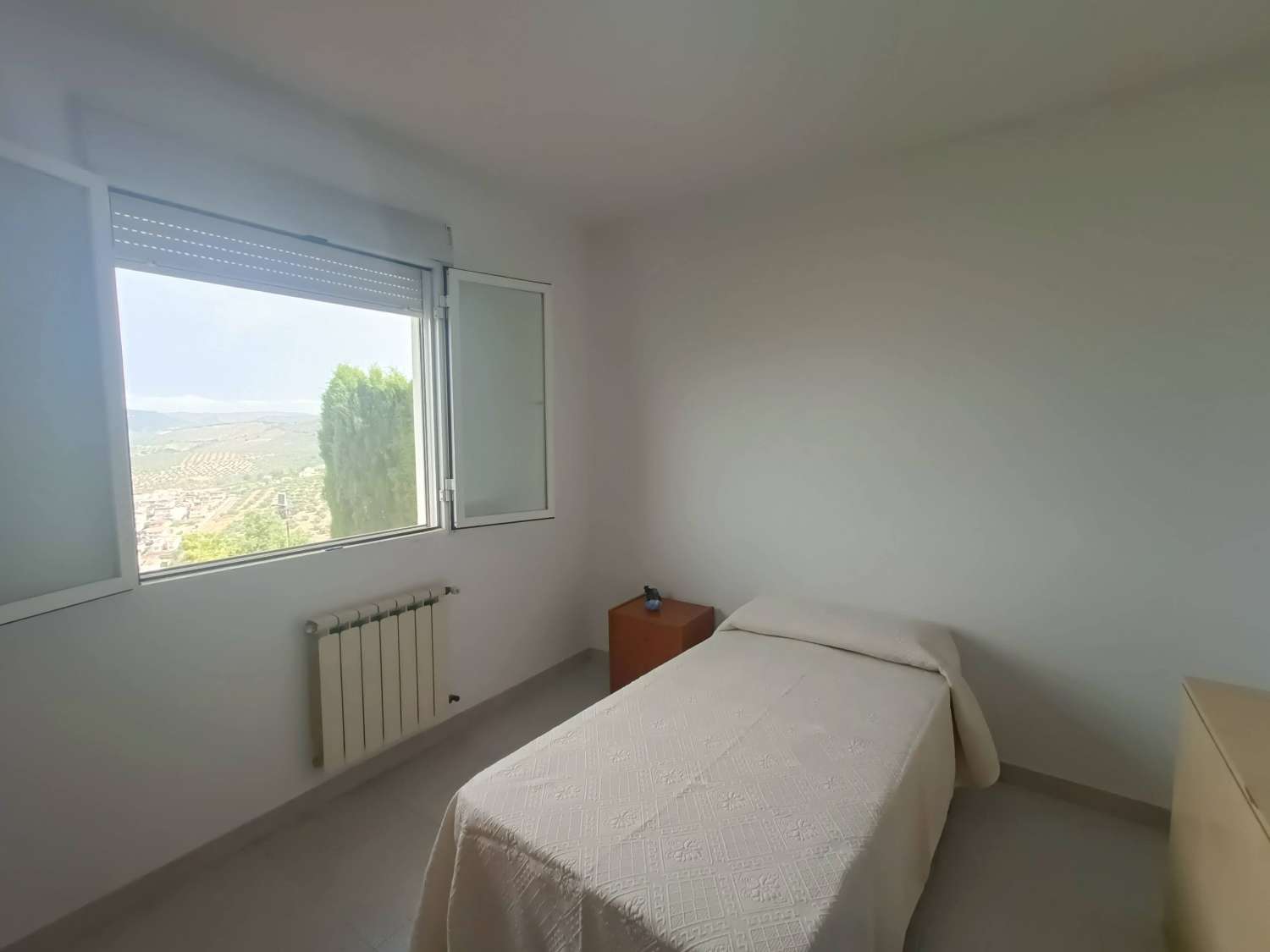 Gran casa independiente con magníficas vistas en las afueras del pueblo