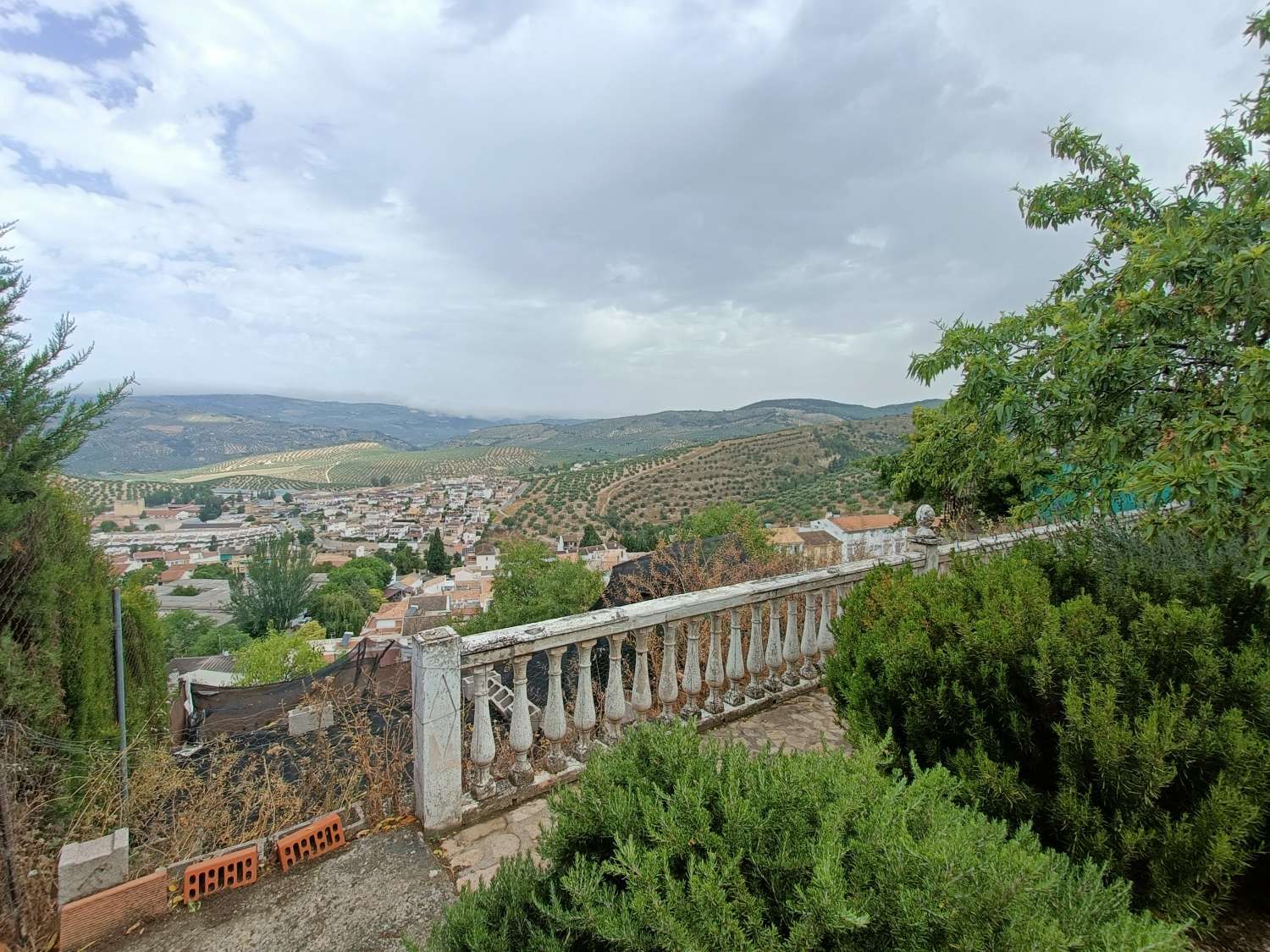 Gran casa independiente con magníficas vistas en las afueras del pueblo