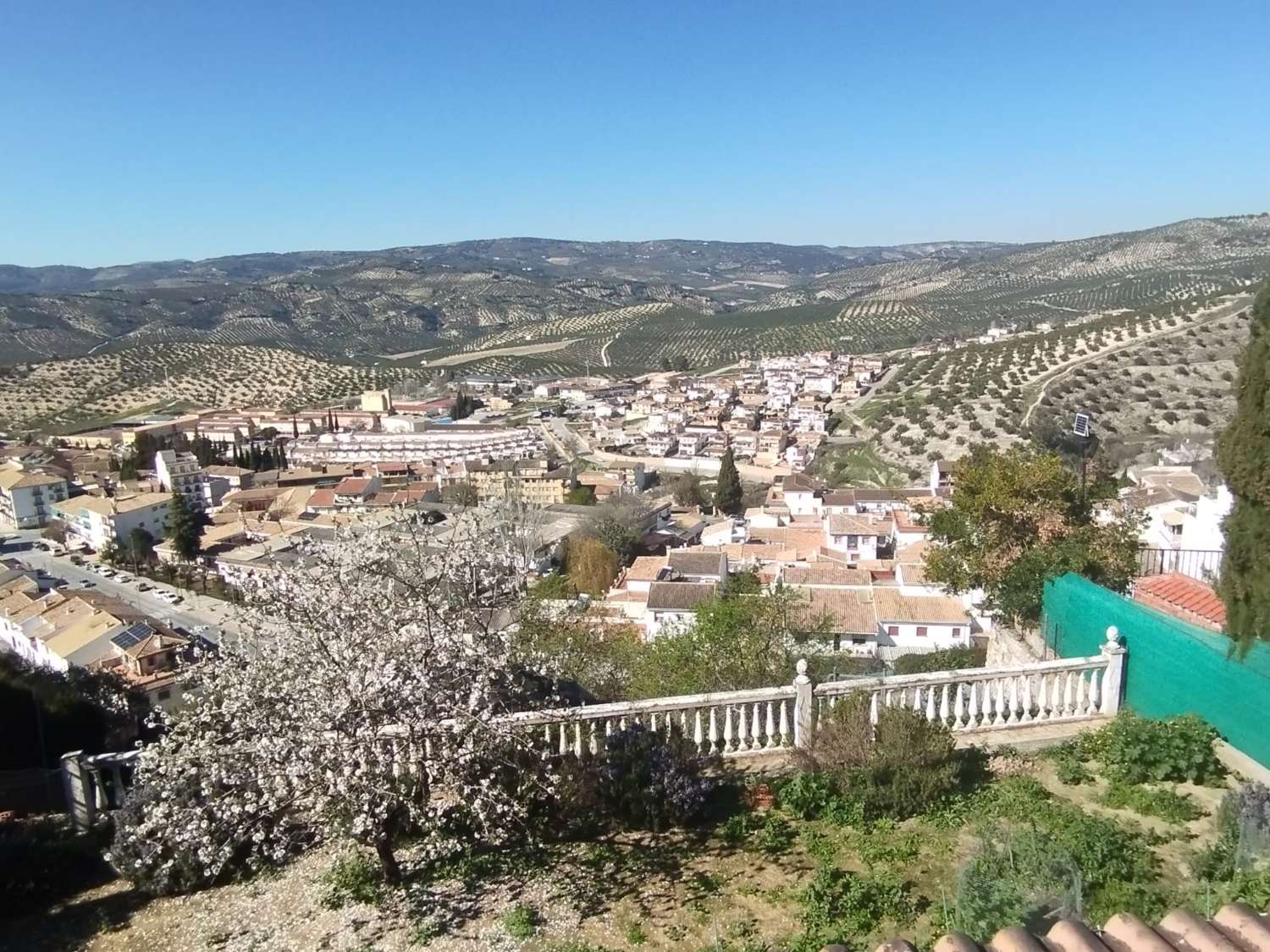 منزل للبيع في Montefrío