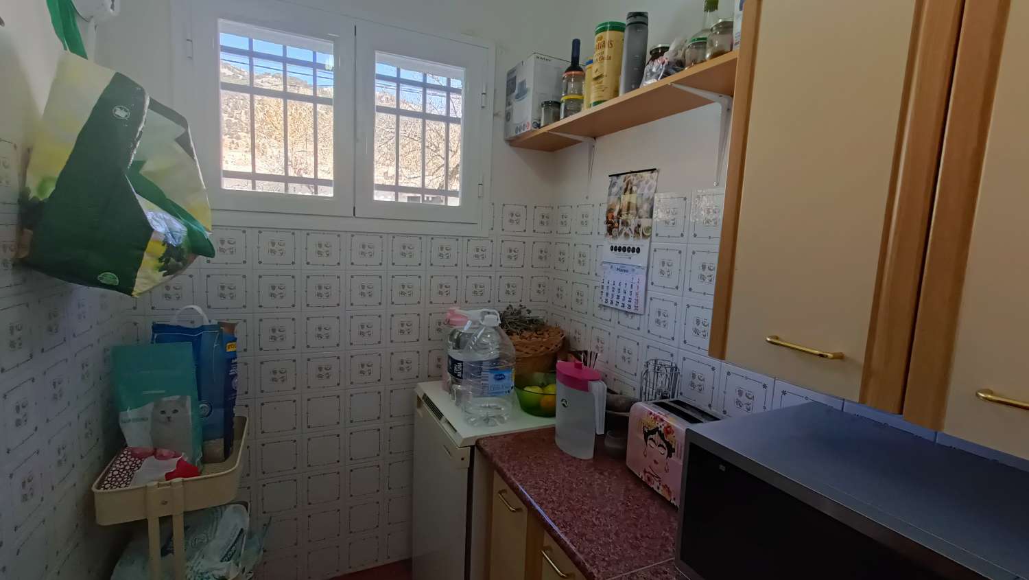 Estupenda casa independiente con piscina, jardín, garaje y almacenes
