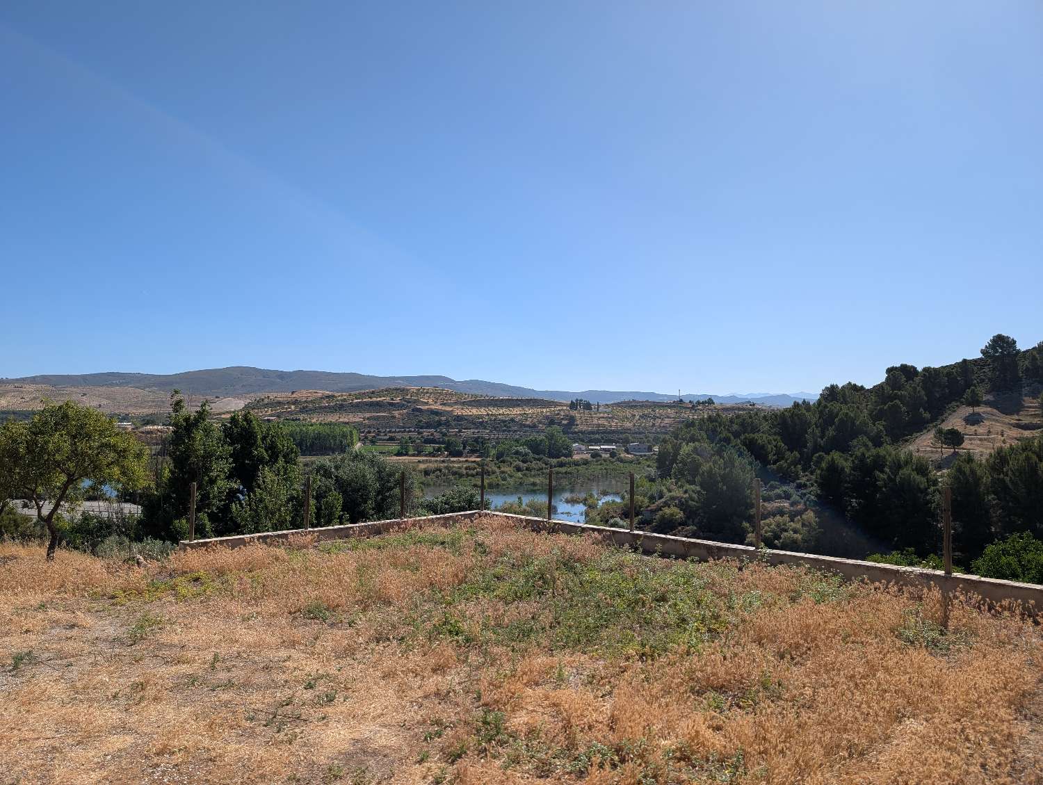 Lovely country house with large plot of land and fantastic views