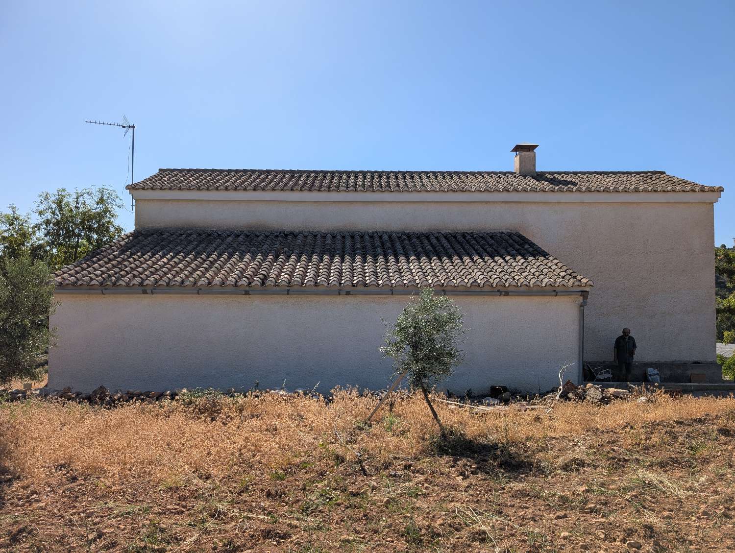 Lovely country house with large plot of land and fantastic views