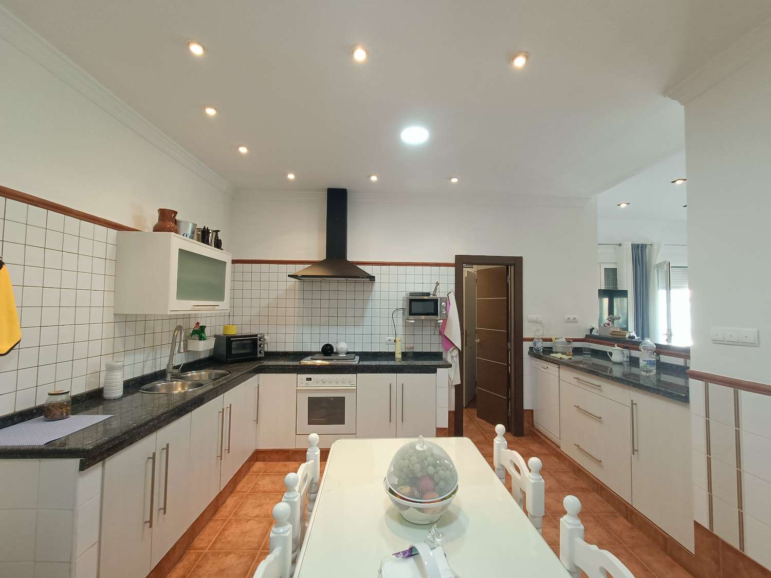 Impressive deached villa with land, views and good access