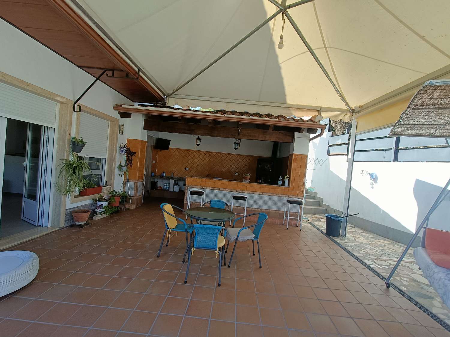 Impressive deached villa with land, views and good access