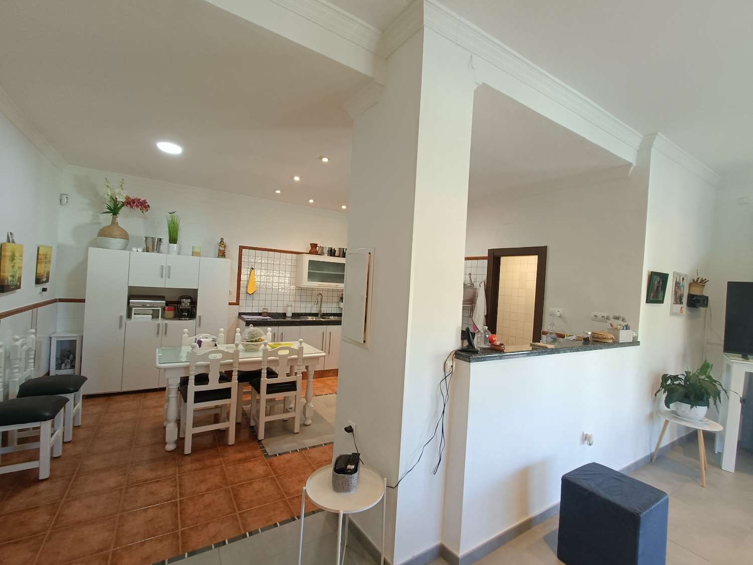 Impressive deached villa with land, views and good access
