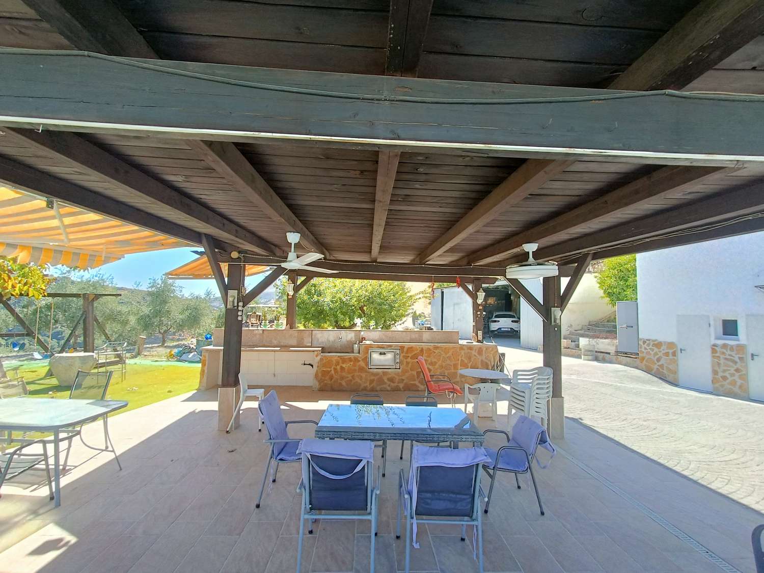Impressive deached villa with land, views and good access