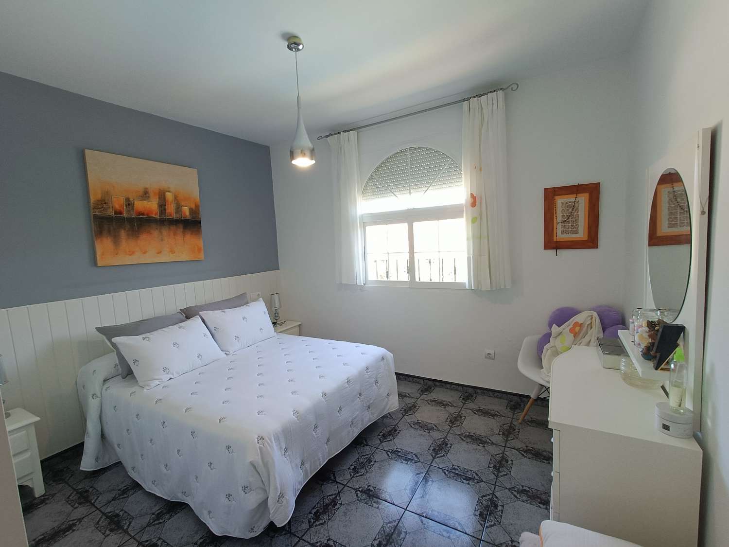 Impressive deached villa with land, views and good access