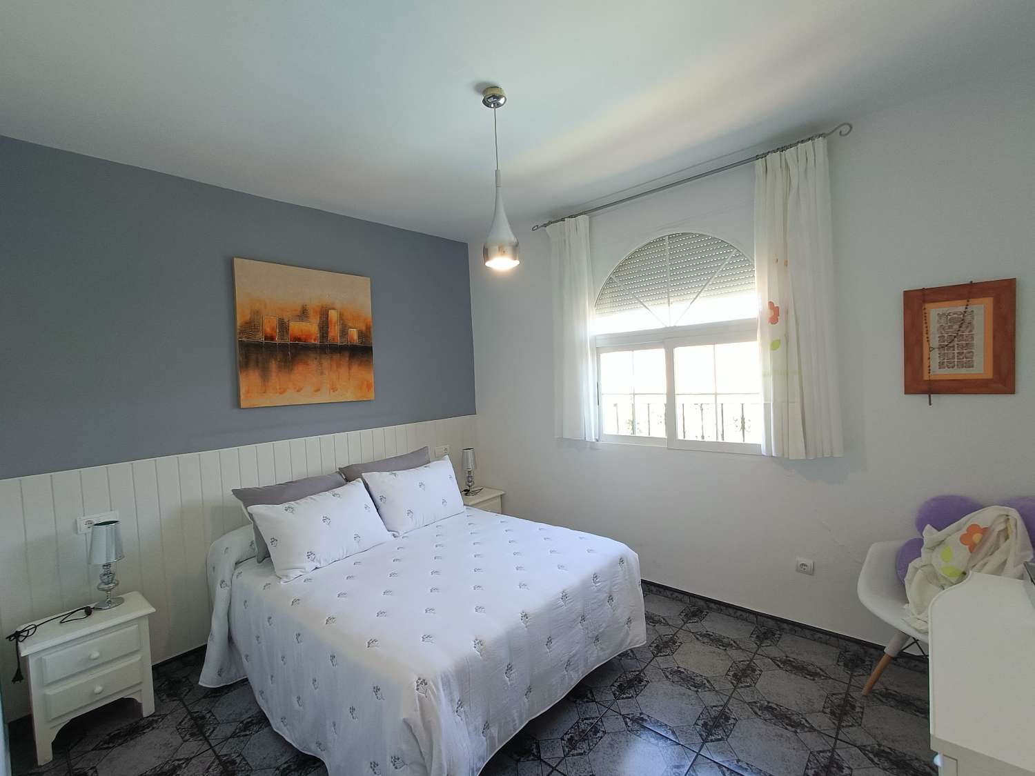 Impressive deached villa with land, views and good access