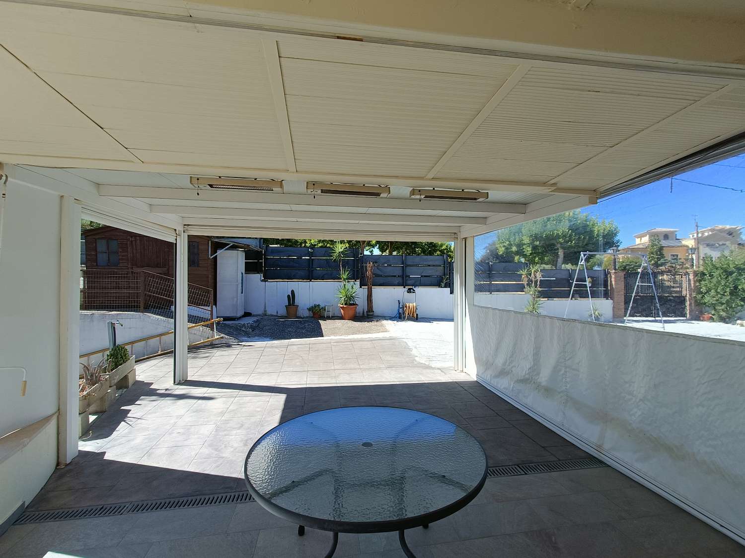 Impressive deached villa with land, views and good access
