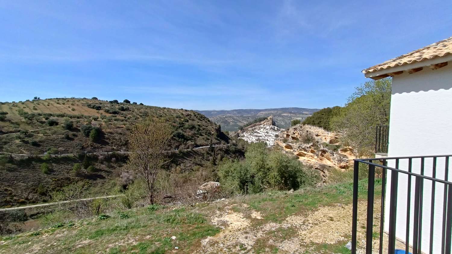 IDEAL CORTIJO POUR L'ACCOMMODATION RURAL AVEC MONTEFRIO VIEW