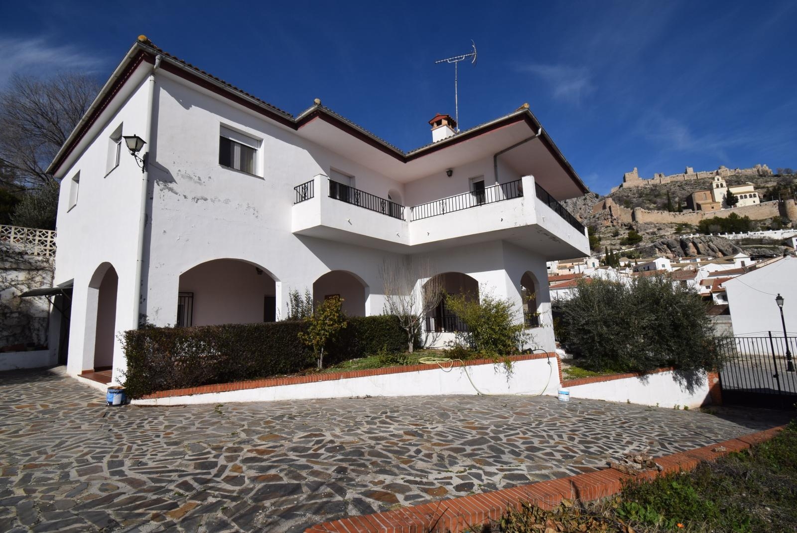 4 BED 2 BATH LOVELY DETACHED VILLA WITH STUNNING VIEWS