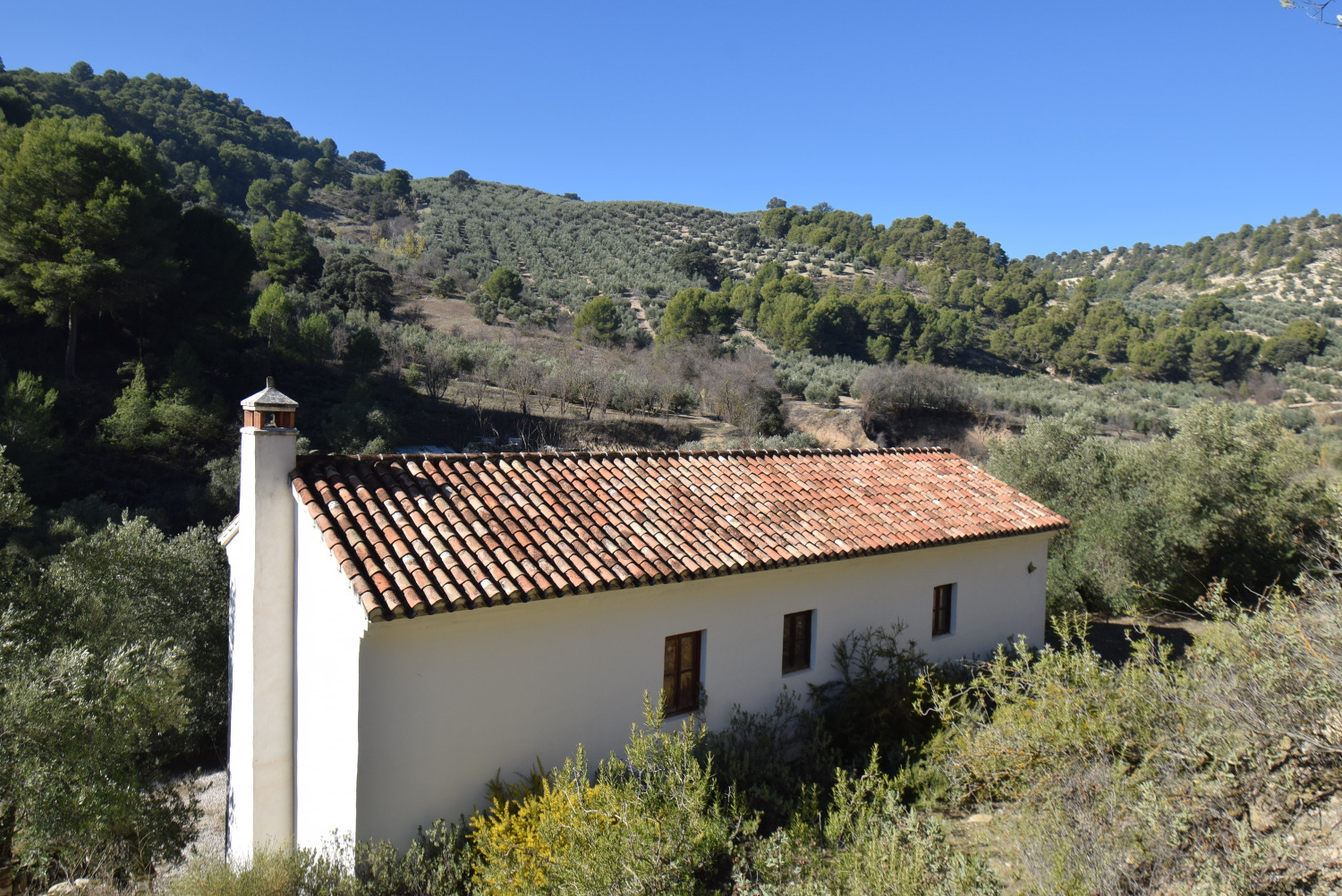Off-grid country house in a beautiful natural spot