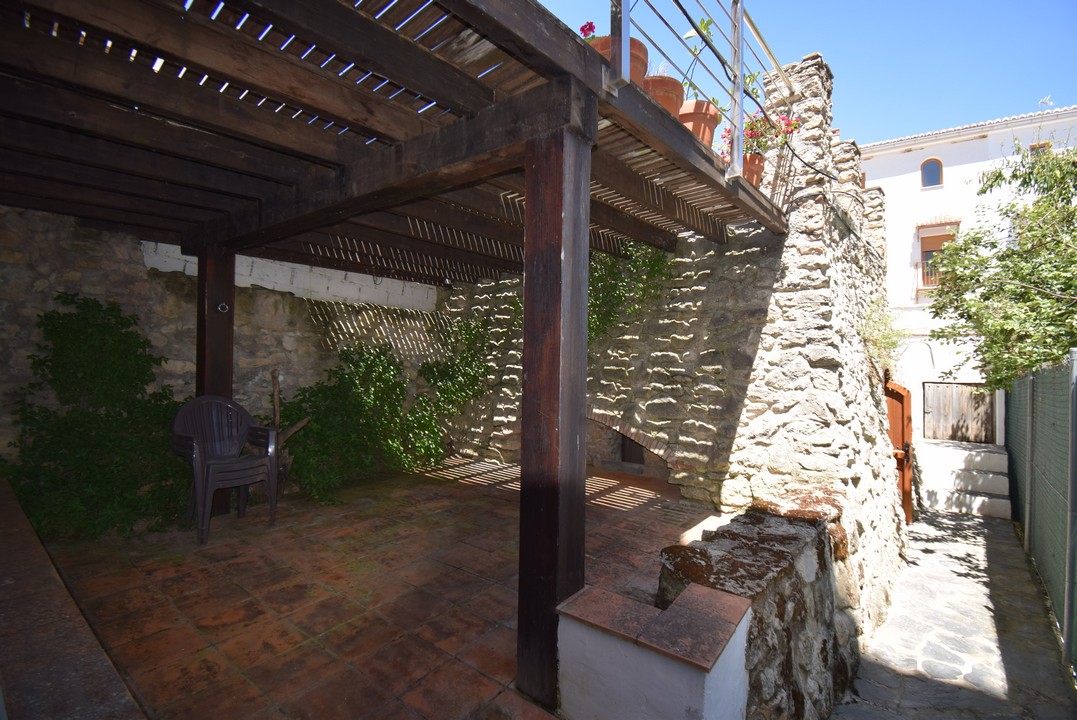 CHARMING HOUSE, LARGE PATIO AND POOL