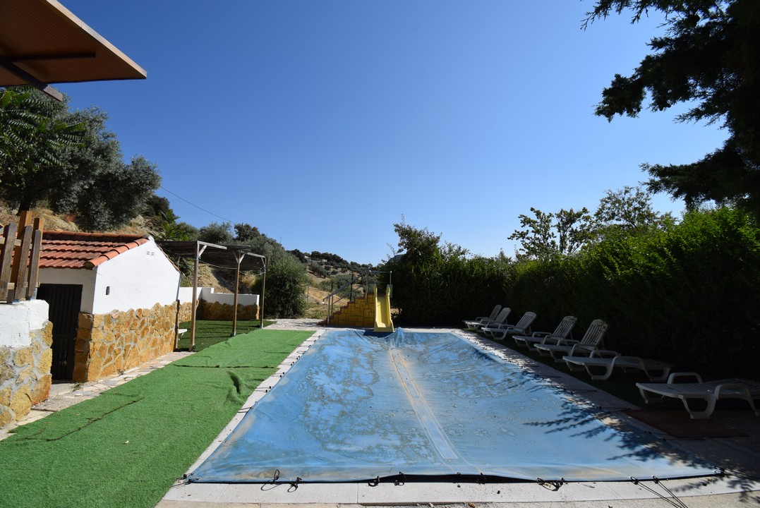 Fantastic country house with 2 separate acommodation, pool and summer bar