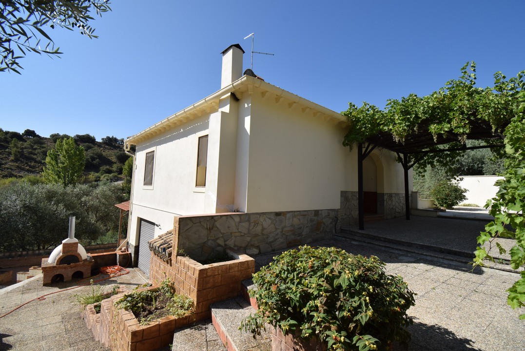 MAGNIFIQUE MAISON DE CAMPAGNE AVEC DE GRANDS ESPACES DE LOISIRS